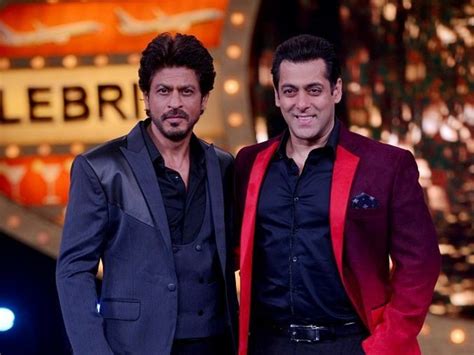 Video Salman Khan Leaves Fans Excited As He Welcomes Shah Rukh Khan