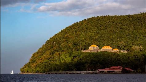 The Leeward Islands: A Caribbean Paradise