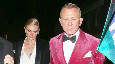 Daniel Craigs Kids Everything To Know About His 2 Daughters