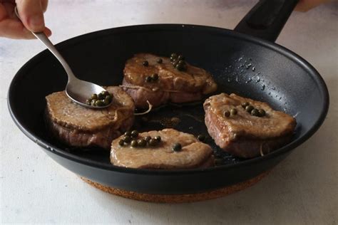 how to cook peppercorn steak