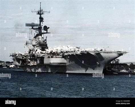 Uss Coral Sea Cv 43 Hi Res Stock Photography And Images Alamy