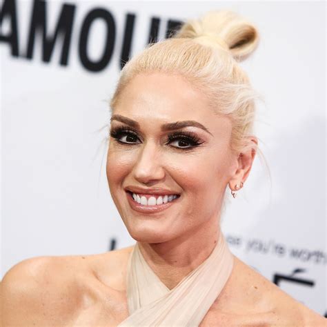 Fans Are Comparing Gwen Stefani To The Kardashians In New ‘unrecognizable’ Photos ‘tag Your