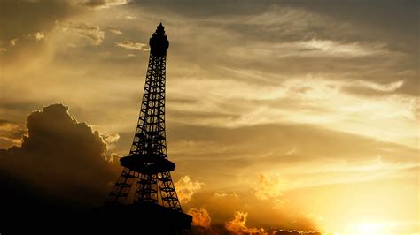 Eiffel tower over sunset 23950048 Stock Video at Vecteezy