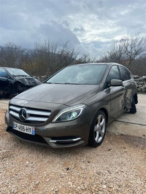 Mercedes B Klasa W246 DIJELOVI