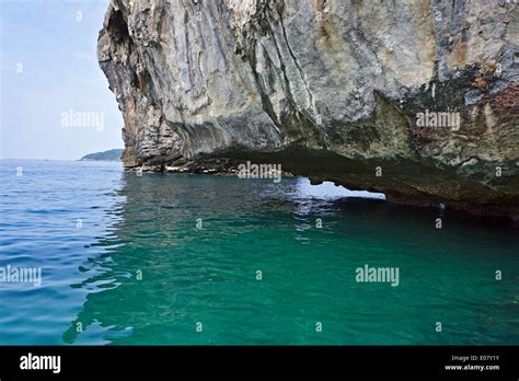 Thailand Tailândia Koh phi phi beach Stock Photo - Alamy