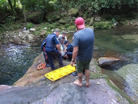 Homem Resgatado Ap S Cair Em Cachoeira Em Meio A Quarentena No