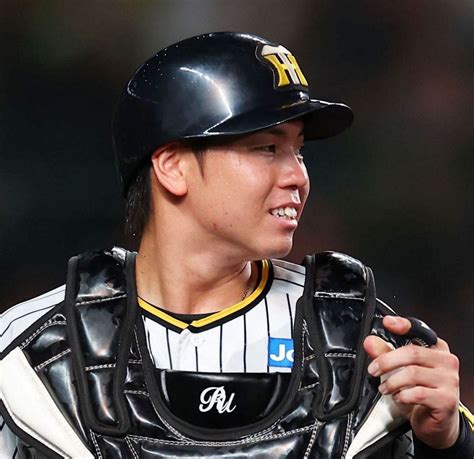 「サダ誕生日おめでとー」阪神の梅野隆太郎が岩貞祐太の32歳祝福、不調の左腕にエール「今日からも頼みますよ」：「おっ！」でつながる地元密着の