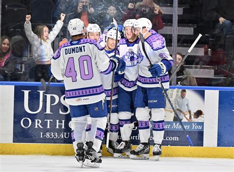 Crunch score three unanswered goals to top Thunderbirds | Fingerlakes1.com