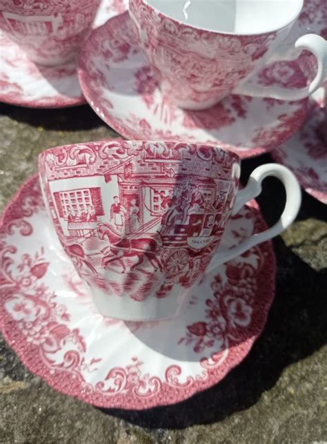 Tasses En Porcelaine Anglaise De Johnson Bros