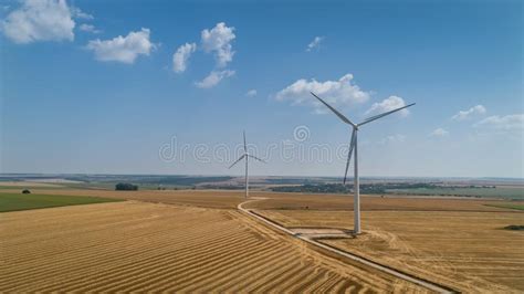 Ferme de turbine de vent photo stock Image du rétablissement 34985076