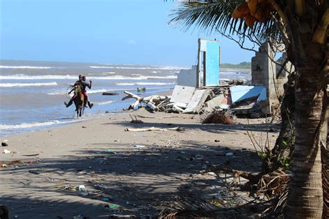 Traves A Y Bajamar Dos Comunidades Gar Funas Ahogadas Por El Mar Y La