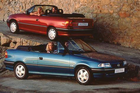 La Opel Astra Cabrio Di Bertone Compie Anni Auto Design