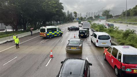 香港即時新聞 Am730 天雨路滑｜吐露港公路發生多宗事故交通擠塞