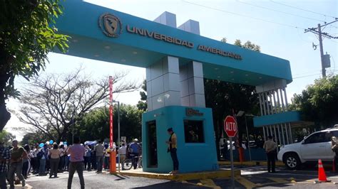 UAM baja precios de títulos de graduación en base a nueva ley