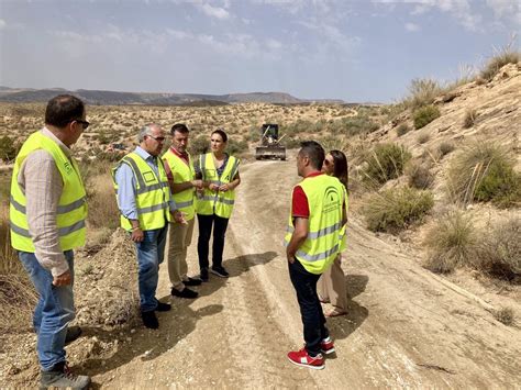 La Junta Invierte 2 8 Millones En La Mejora De Caminos Forestales En La