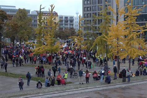 Proteste anti guvernamentale în Germania Potrivit Greenpeace zeci de