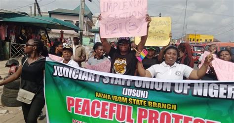 Striking Workers Lawyers Protest Over Judiciarys Financial Autonomy