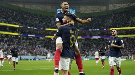 Kylian Mbappé continues record-setting pace in France’s World Cup round ...