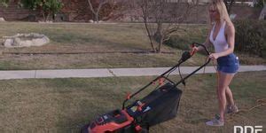 Blonde Cherie Deville Loves Sucking That Big Veiny Cock Before Being Fucked Tnaflix