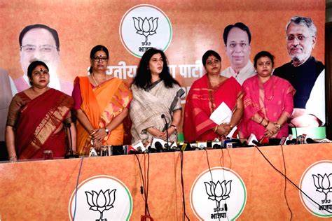 BJP MP Saroj Pandey's press conference on Kamal Nath's 'item' remark