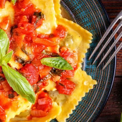 What To Serve With Ravioli 13 Amazing Sides For A Classic Pasta Jane