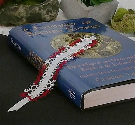 Tatted Lace Bookmark With Ribbon Tatting Gift for Reader | Etsy | Gifts ...