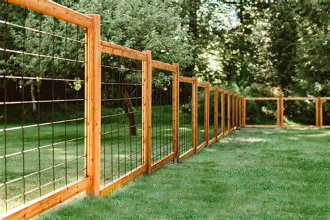 Purchasing and Installing A Hog Wire Fence – BarrierBoss™