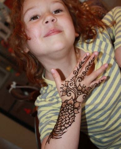 15+ Simple and Easy Latest Mehndi Designs for Kids 2022