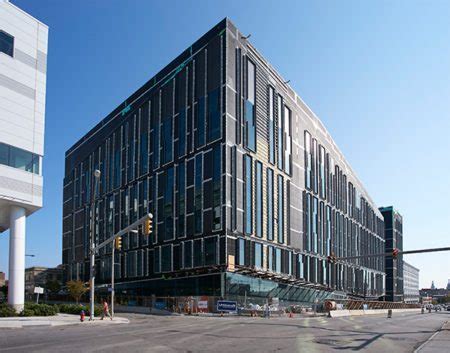 UB Medical Campus, Buffalo, NY, 28000 terra cotta panels, Boston Valley