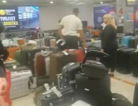 Haos Na Beogradskom Aerodromu Ne Mo E Da Se Pro E Od Kofera Na Sve