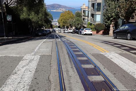 Cable Car Eine Fahrt mit der Straßenbahn in San Francisco USA