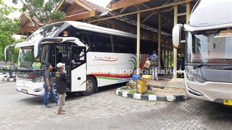 Foto Terminal Bandar Raya Payung Sekaki Pekanbaru Sepi