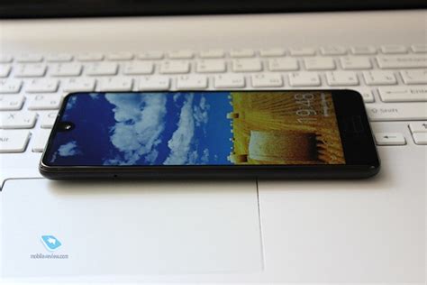 Mobile-review.com Обзор безрамочного смартфона Sharp AQUOS S2
