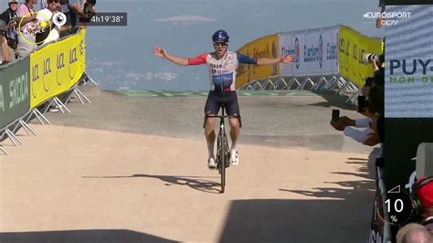 Tour De France Woods Wint Op Mythische Puy De D Me Na Prachtige