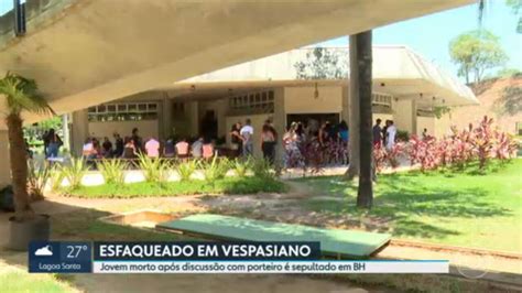 Vídeo Parentes e amigos se despedem de jovem morto por porteiro MG2 G1