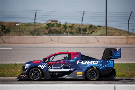 Ford F 150 Lightning Supertruck Ist Bereit Für Die Herausforderung Des Pikes Peak Autogear