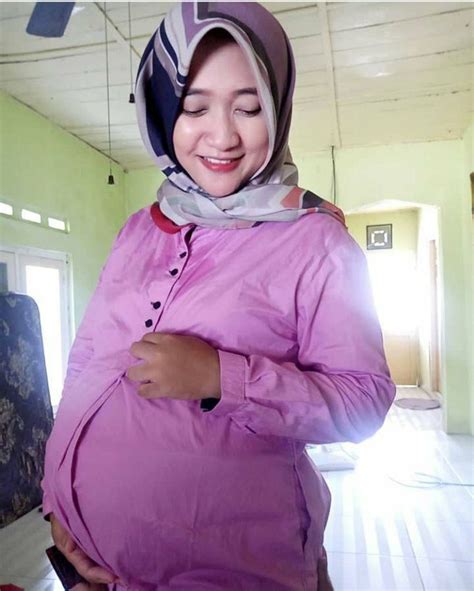 Pin Oleh Sekar Nagari Di Beautifull Mom Wanita Hamil Gaya Ibu Hamil