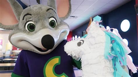 Chuck E Cheese And The Unicorn Pinata Youtube