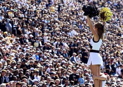 Colorado Football Cheerleader Turns Heads Before Season Opener The Spun