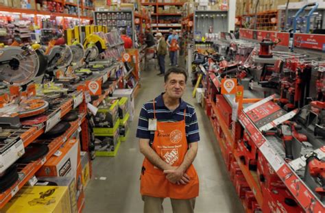 Newsroom Imageassociate Inspires In Aislesapril 29 2016 The Home Depot