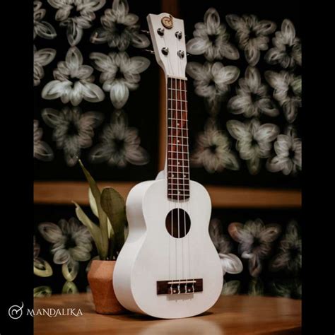 Jual Custom Nama Ukulele Soprano Mandalika Bisa Custom Nama Di Seller