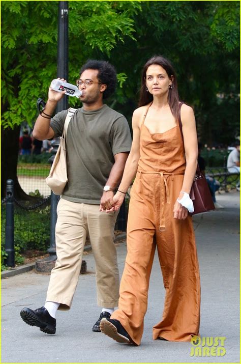 Katie Holmes Boyfriend Bobby Wooten Iii Look So Happy Together In