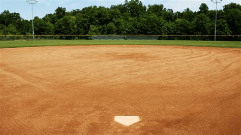 The 14 Key Differences Between Softball and Baseball | Softball Ace