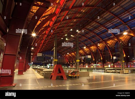 La Gare Centrale Danvers 1905 Dans Le Style Art Nouveau à Anvers