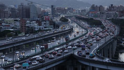 小年夜湧車潮 國1國3下午開始塞！這路段「紫爆」時速不到20公里 交通 太報 Taisounds