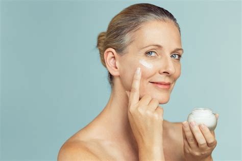 Dicas De Skincare Para Manter A Pele Saud Vel Em Todas As Idades