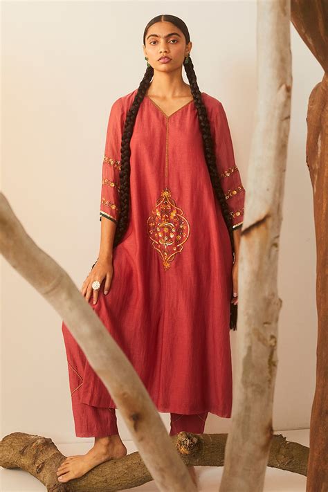 Buy Pink Chanderi Silk Hand Embroidery Floral Motifs V Kurta And Pant