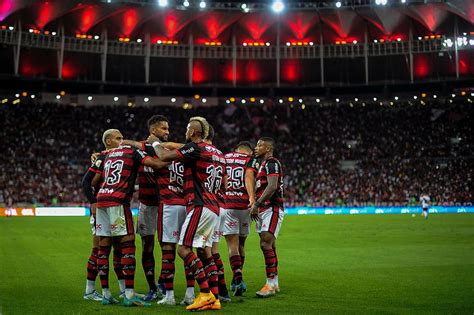 Dupla De Zaga Do Flamengo Defende Invencibilidade E Mira Minutos Na