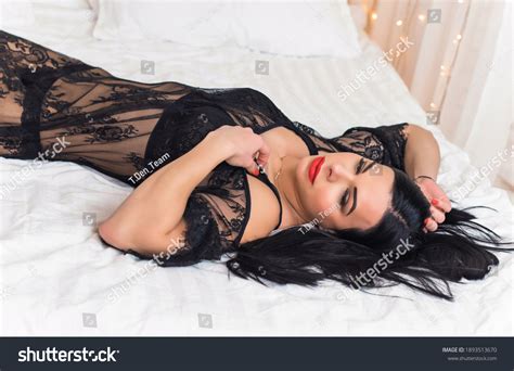 185 987 Brunette Sexy Lingerie Images Stock Photos Vectors Shutterstock