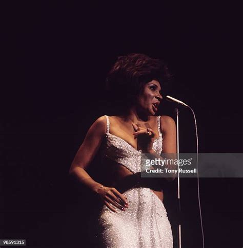 4 181 Shirley Bassey Photos And High Res Pictures Getty Images